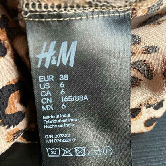 H&M  Tie-hem Cheetah print viscose button down  Shirt Size 6 oversized - Picture 7 of 7